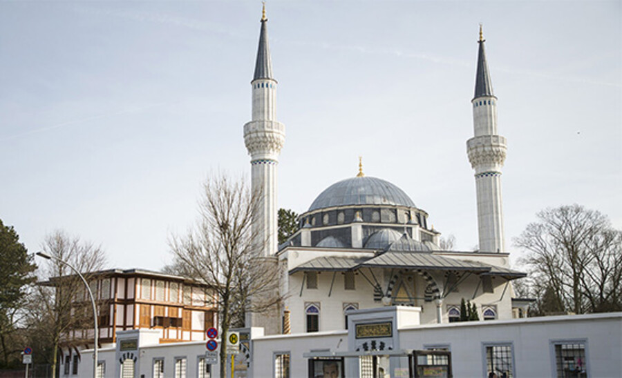 German Politician Calls for Mosque Regulations