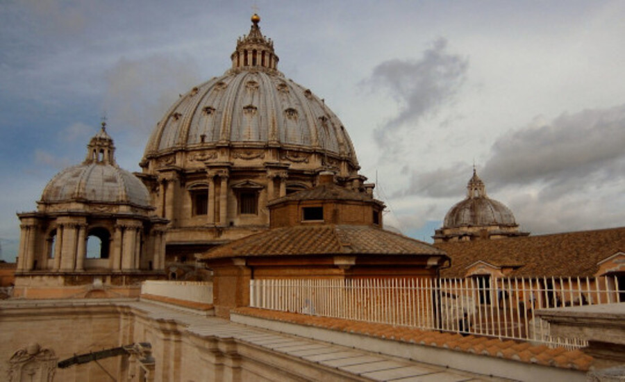 Paus Franciscus: Eén evangelische kerk is genoeg