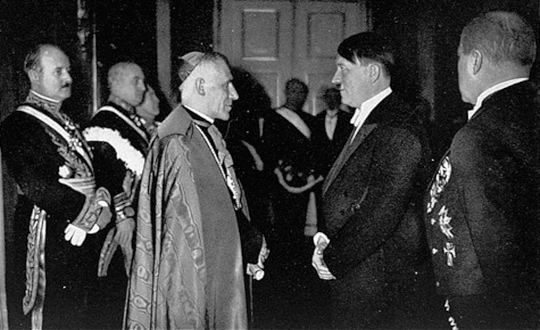 Waarom Hitler met de Paus praatte