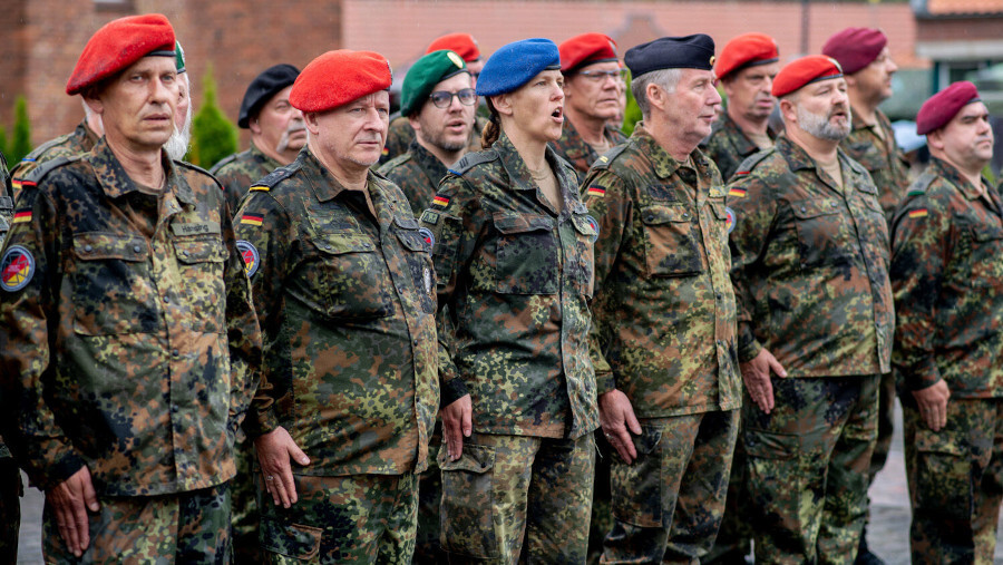 Duitsland eert voor het eerst weer soldaten